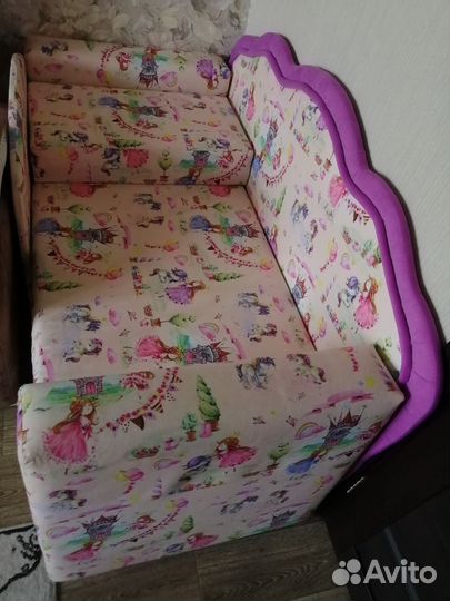 Диванчик раскладной для девочки