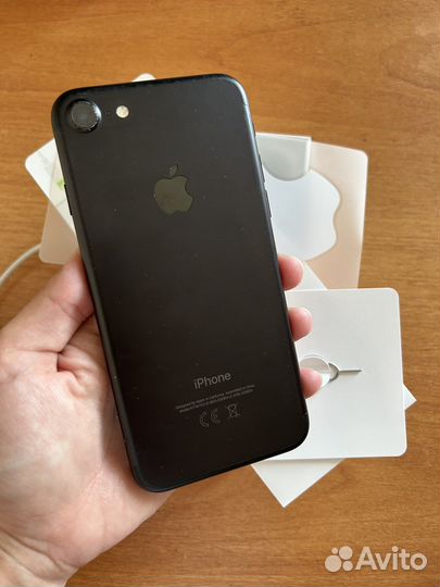 Телефон iPhone 7