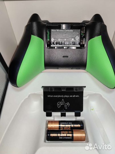 В идеале Xbox Controller (20th Anniversary)