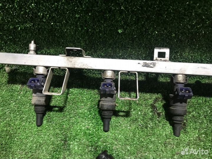 Топливная рампа Bmw X5 E53 M54B30 2000