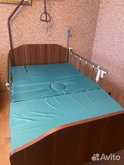 Медицинская кровать электрическая MET 120 см