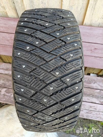 Goodyear Ultragrip Ice Arctic 225/45 R17