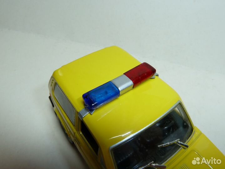 1/43 СГУ Элина Патриот (мигалка)