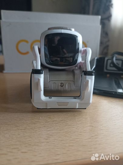 Робот anki cozmo в рабочем состоянии