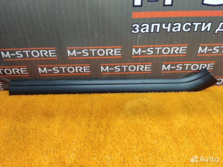 Накладка на порог салона передняя правая Bmw