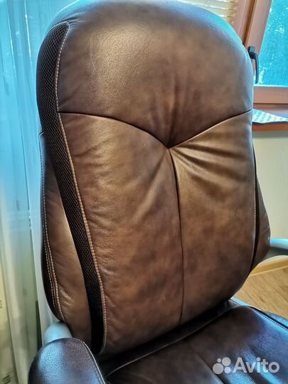 Офисное кожаное кресло бу