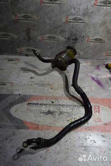 Бачок гур c Toyota Caldina ZZT241W 1ZZ-FE