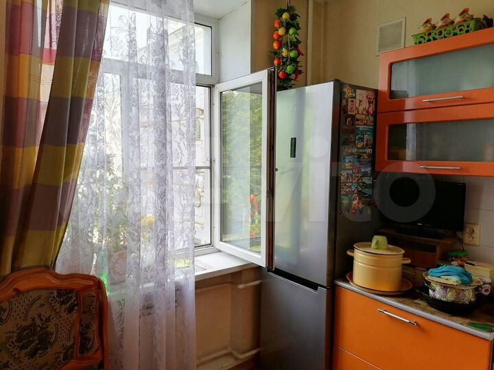 2-к. квартира, 56 м², 2/3 эт.