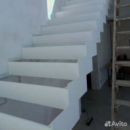 Обшивка ступеней Дубом