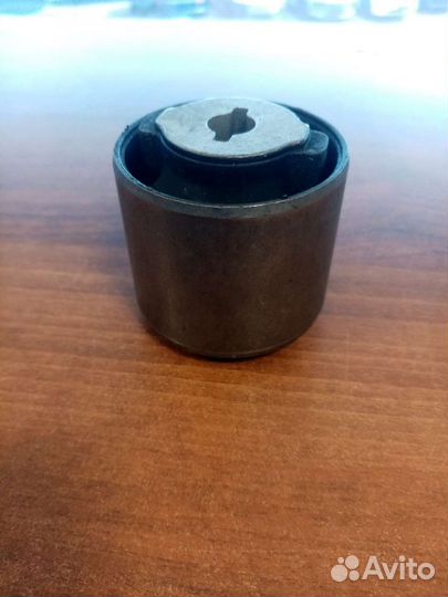 Опора заднего дифференциала Jeep Grand CherokeeWK2