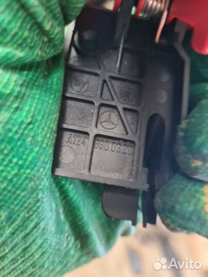 Ручка открывания капота Mercedes-Benz M-Klass W164