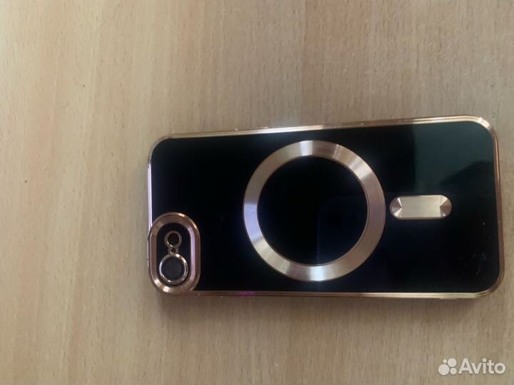 Чехол на iPhone