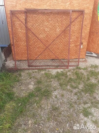 Секционные ворота с калиткой бу