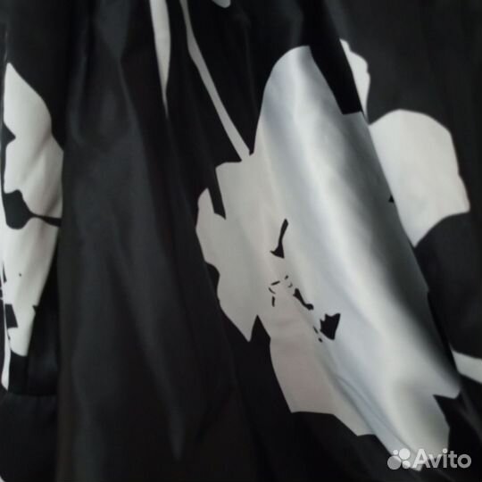Продаю блузку из атласа
