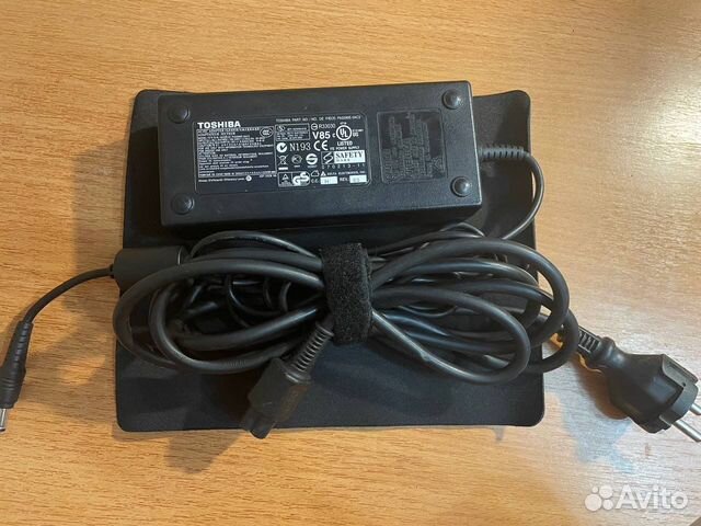 Блок питания от игрового ноутбука(19v;6,32a)