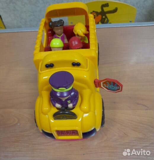 Школьный автобус Battat