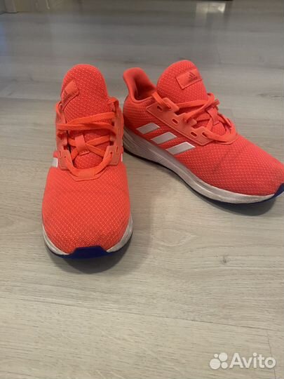 Кроссовки adidas