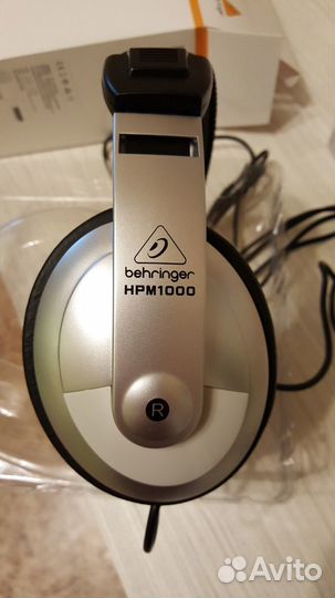 Проводные наушники