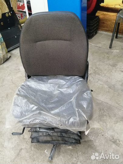 Сиденье мтз с высокой спинкой на амортизаторе (бзт
