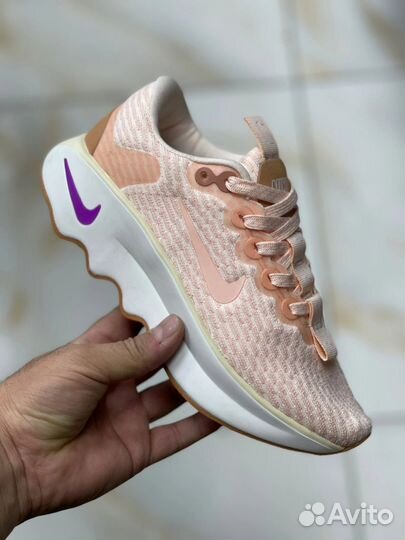 Женские кроссовки Nike Motiva 'Guava Ice' wmns