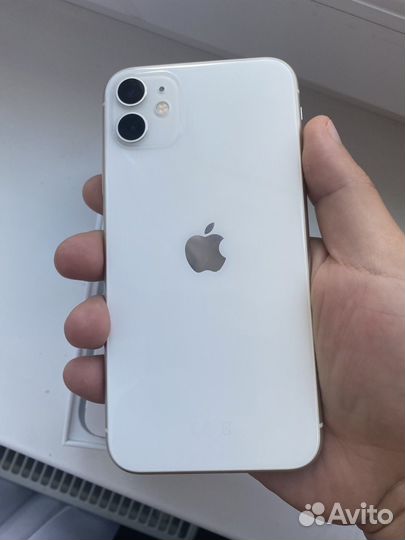 iPhone 11, 64 ГБ