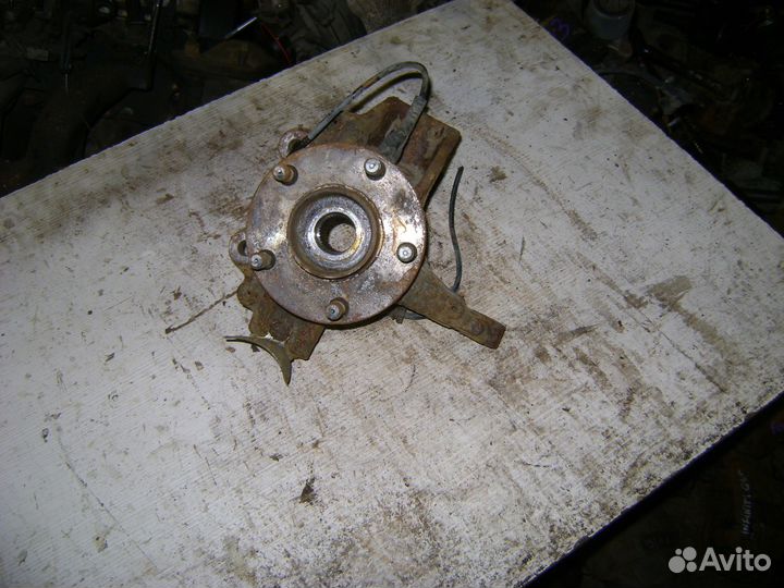 Кулак передний левый Форд Фокус 2 Ford Focus 2 abs