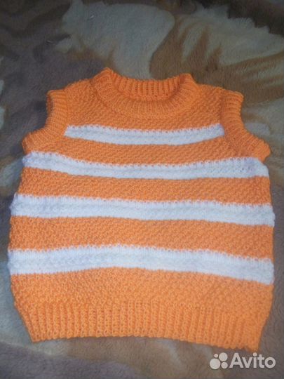 Жилетка на годовалого малыша, ручная вязка