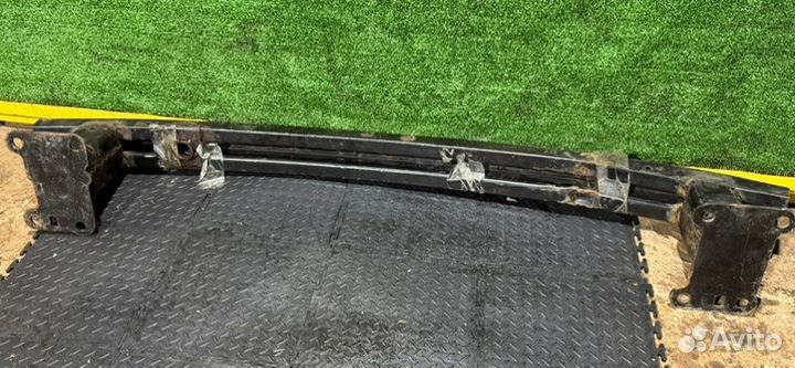 Усилитель бампера передний Nissan Qashqai 1.5 2008