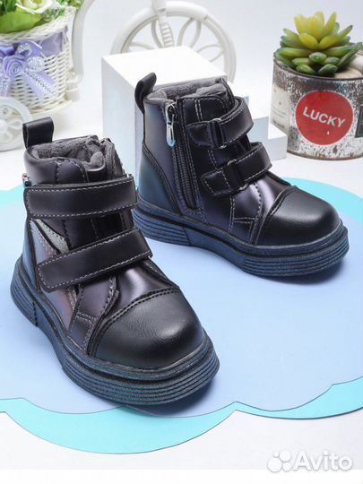 Ботинки демисезонные для девочки 26 размер новые