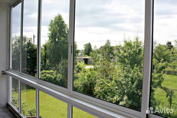 Французский балкон пластиковый, окна с отделкой