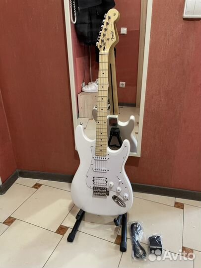 Fender stratocaster электрогитара белая