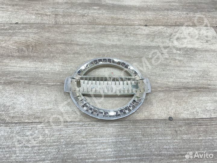 Эмблема задняя Nissan Qashqai J11