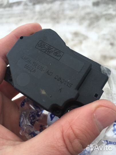 Моторчик регулировки заслонок Вольво 30733779