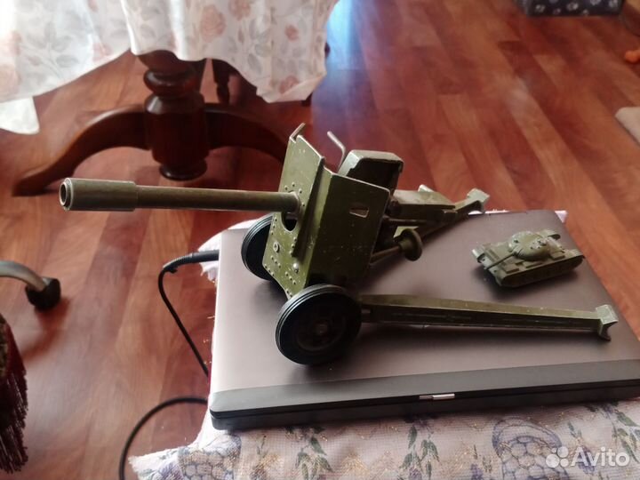 Игрушки пушка и танк СССР