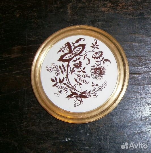 Старинная подставка под горячее латунь фарфор