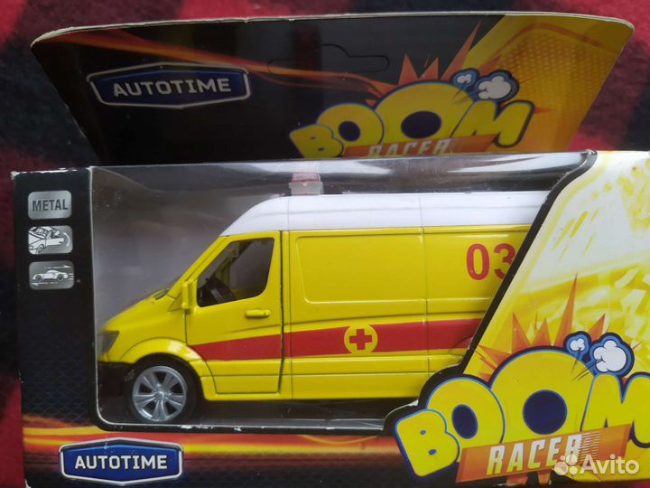 Модели автомобилей скорая помощь 2шт