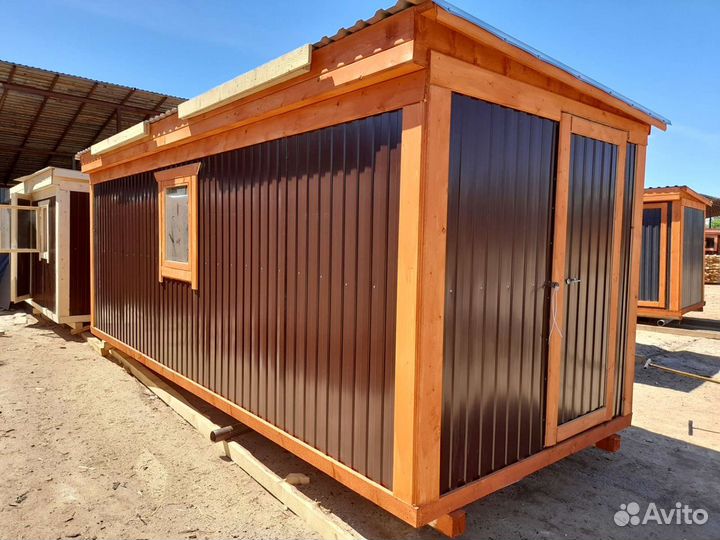 Бытовка в профлисте с перегородкой