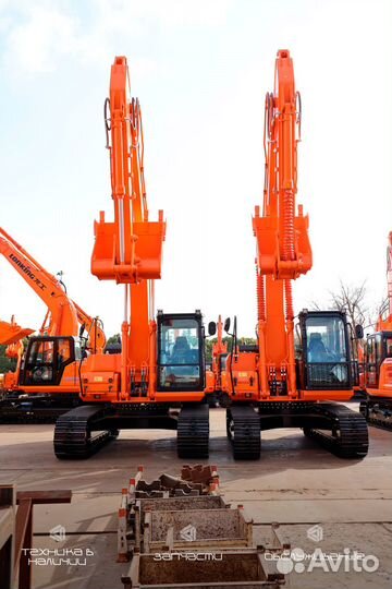 Гусеничный экскаватор Lonking CDM6225N, 2023