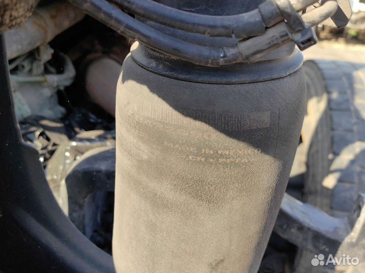 Задняя подушка кабины с замком Volvo FH4