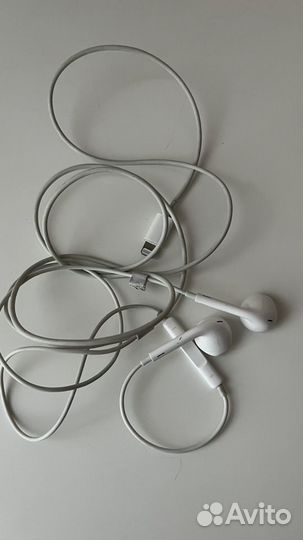 Наушники Apple EarPods Lightning