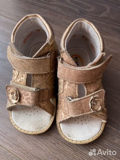 Босоножки для девочки