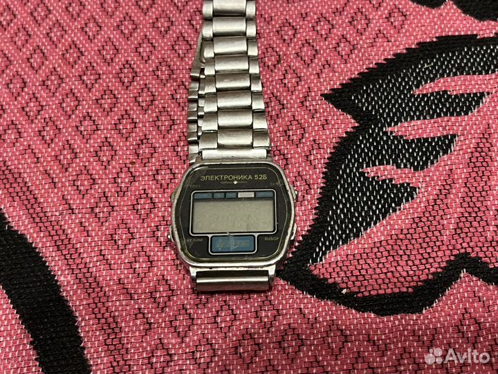 Часы на запчасти