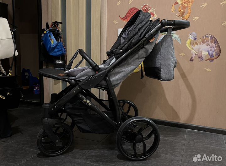 Коляска прогулочная