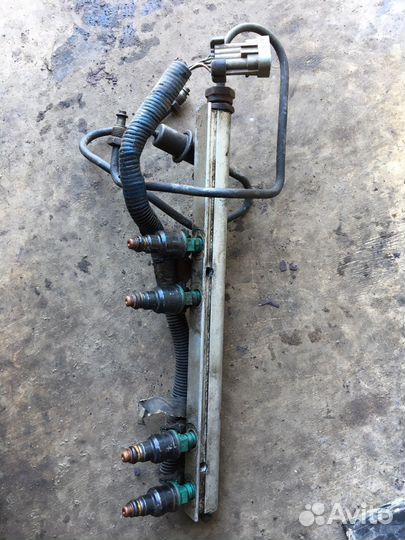 Рампа с форсунками ваз 09,10,14