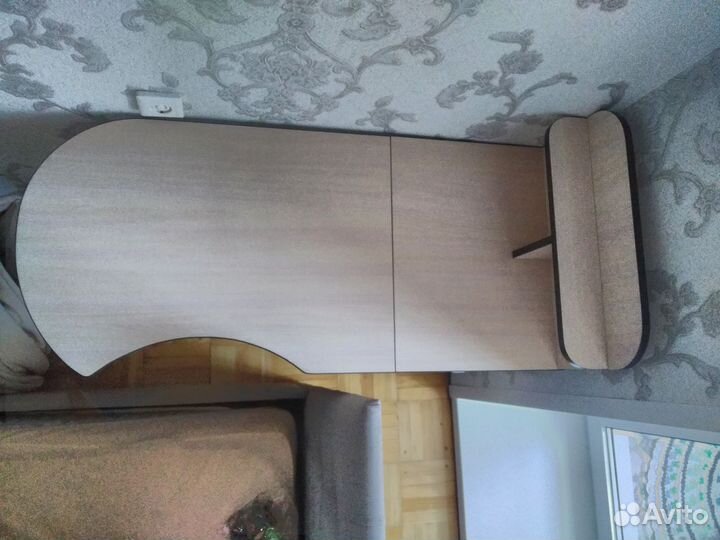 Маникюрный стол складной