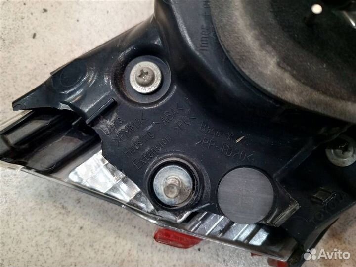 Фонарь задний внутренний правый Toyota Camry XV70