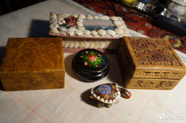 Шкатулки : Карельская береза.Красное дерево.Эмаль