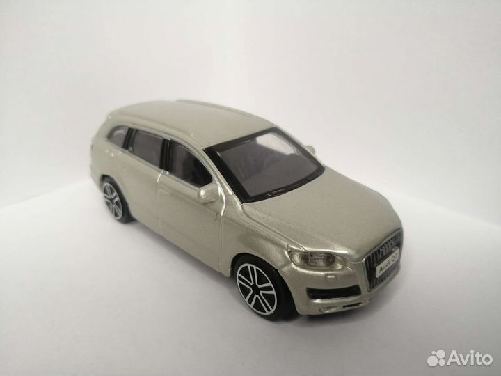 Модель 1/43 Audi Q7