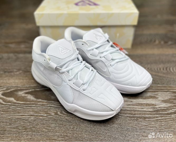 Баскетбольные кроссовки Nike Giannis Freak 5