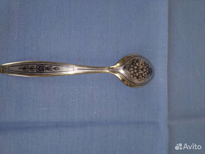 Серебряная чайная ложка